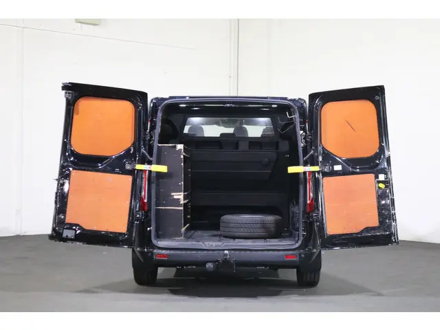 Ford Transit Custom 2.0 TDCI L2 H1 Trend DC 2022 Diesel 4