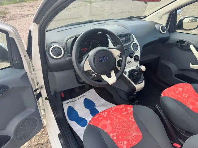 Ford Ka 1.2 Style start/stop 2013 Benzine 9