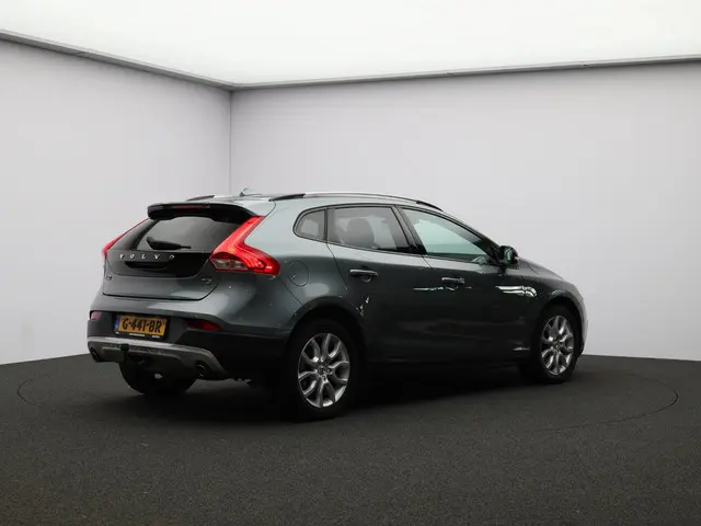 Volvo V40 Cross Country 1.5 T3 Polar+ Luxury 2019 Benzine 2