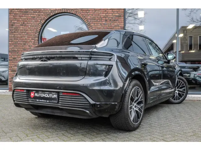 Porsche Macan Turbo 100 kWh 2024 Elektrisch 2