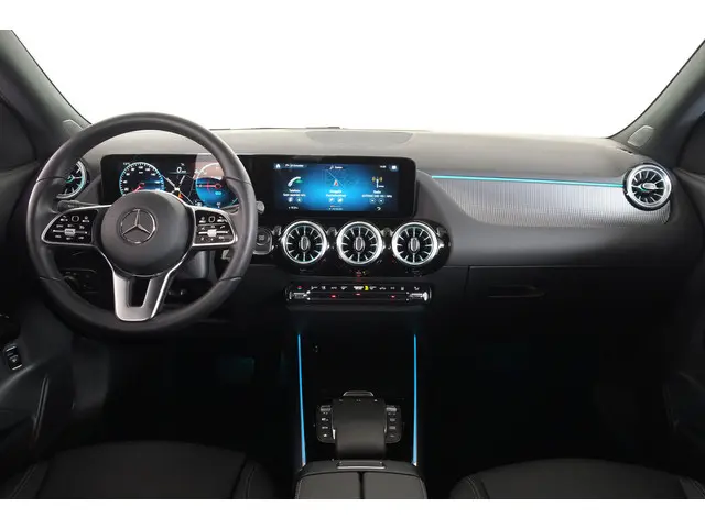 Mercedes-Benz EQA 250 Business 67 kWh 2022 Elektrisch 26