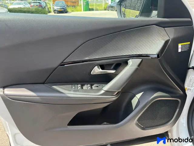 Peugeot e-2008 EV GT Pack 50 kWh 2020 Elektrisch 14