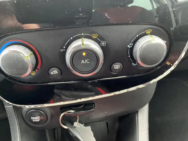 Renault Clio 0.9 TCe Expression 2015 Benzine 12