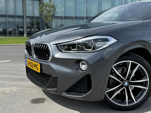 BMW X2 sDrive18i High Executive 2019 Benzine 23