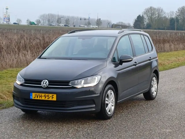 Volkswagen Touran TSI Comfortline 7-Pers. 2019 Benzine 3