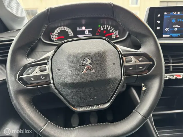 Peugeot 208 1.2 PureTech Active Pack 2021 Benzine 19