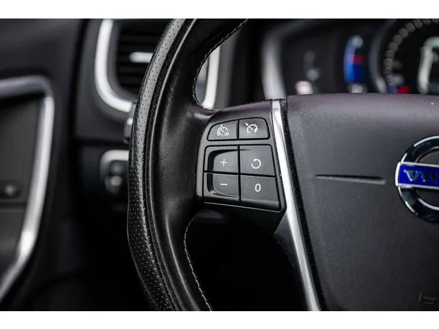 Volvo S60 1.5 T3 R-Design 2018 Benzine 24