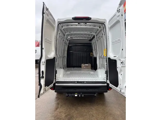 Iveco Daily 35S16V A8 L2H2 2024 Diesel 10