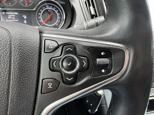 Opel Insignia 1.6 T Edition 2013 Benzine 10