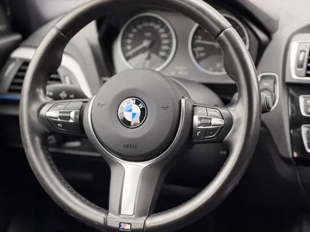 BMW 1 Serie 120i M Sport High Executive 2017 Benzine 18