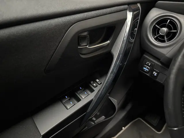 Toyota Auris 1.8 Hybrid Dynamic 2018 Hybride Benzine 14