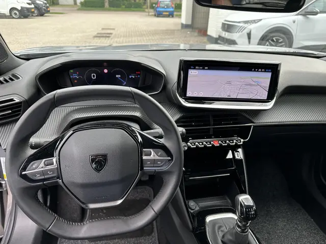 Peugeot 2008 1.2 Turbo 100 PK Allure 2023 Benzine 29