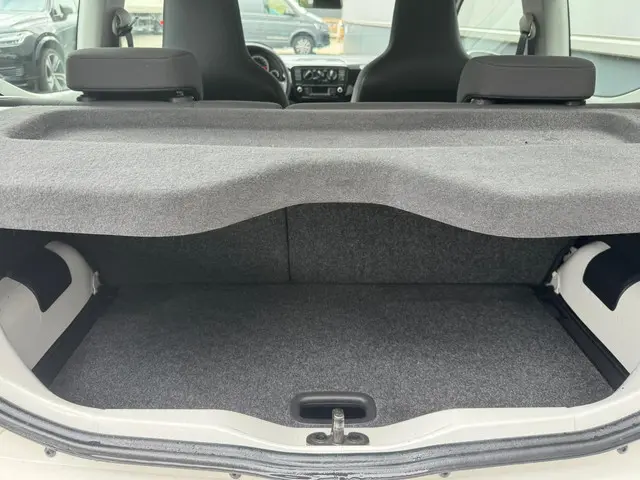 Volkswagen up! 1.0 move up! airco. nieuwe apk 2013 Benzine 18