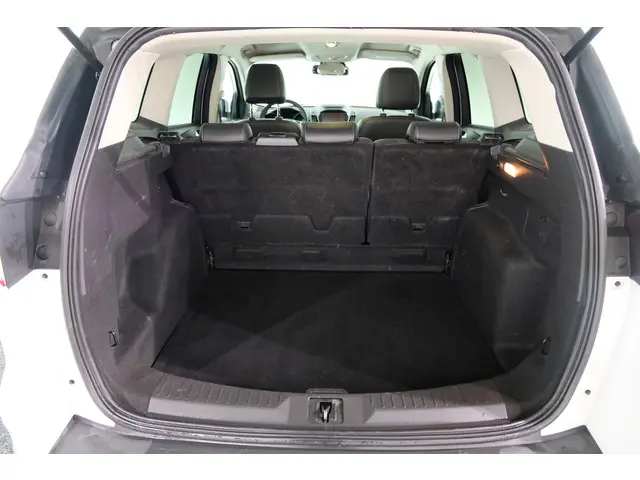 Ford Kuga 1.5 Titanium 2016 Benzine 31