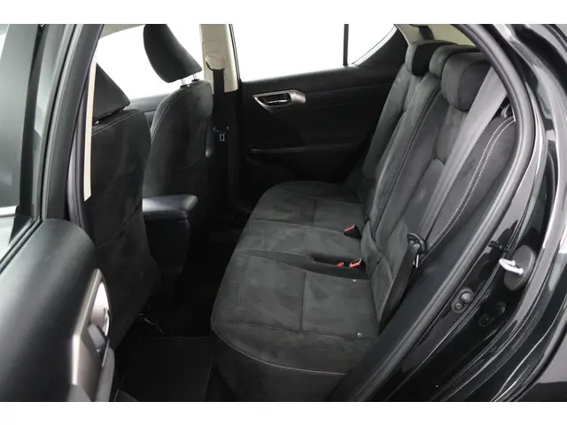 Lexus CT 200h Business Line 2019 Hybride Benzine 18