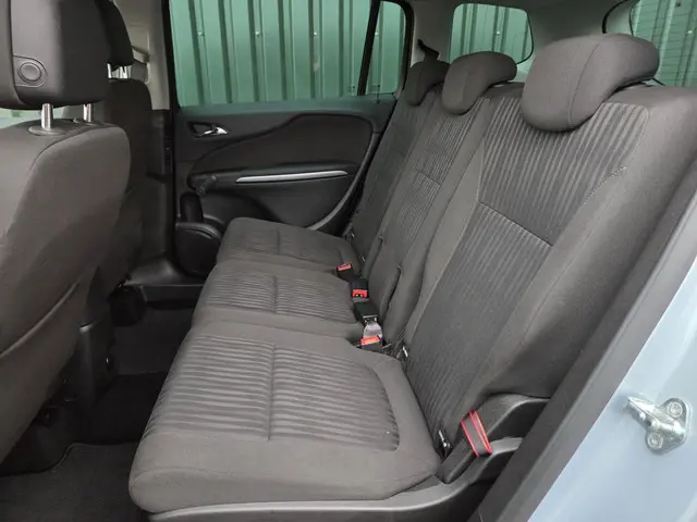 Opel Zafira Tourer 1.4 Berlin NAVIGATIE 2014 Benzine 12