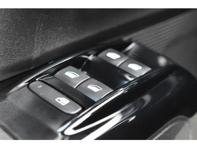 Citroën C3 PureTech 110 S&S Shine 2018 Benzine 17