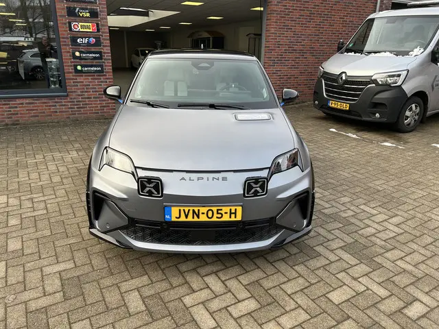 Alpine A290 2