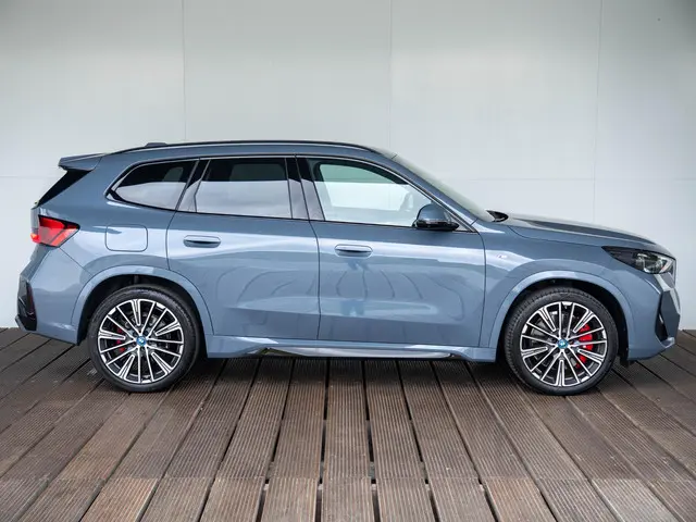 BMW X1 xDrive25e 2025 Hybride Benzine 4