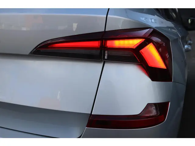 Škoda Kamiq FL 1.0 TSI DSG Monte Carlo 2024 Benzine 42