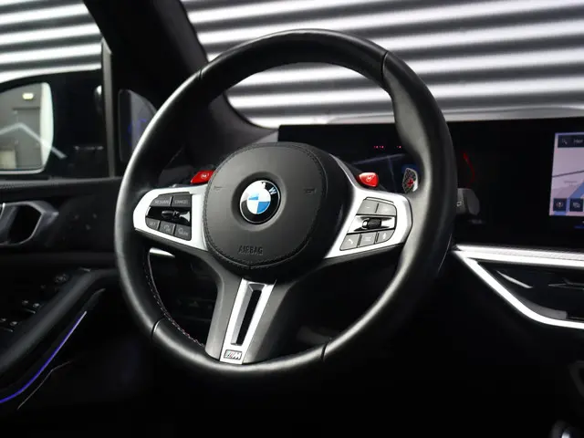 BMW X5 M Competition 2025 Benzine 47