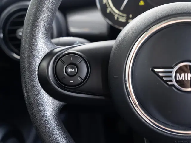 MINI 3-Deurs Cooper 2021 Benzine 21