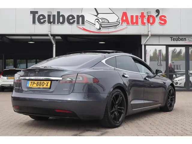 Tesla Model S 2
