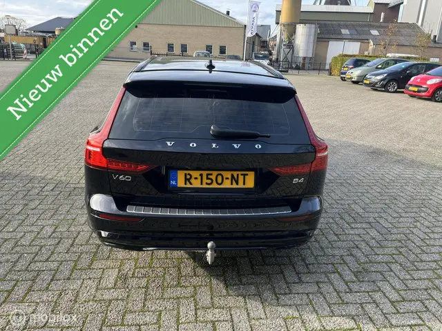 Volvo V60 2.0 B4 Ultimate Dark | 1e eigenaar 2022 Benzine 4