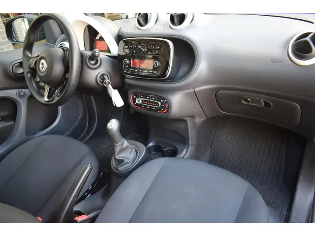 Smart Fortwo 1.0 Business Solution 2018 Benzine 8