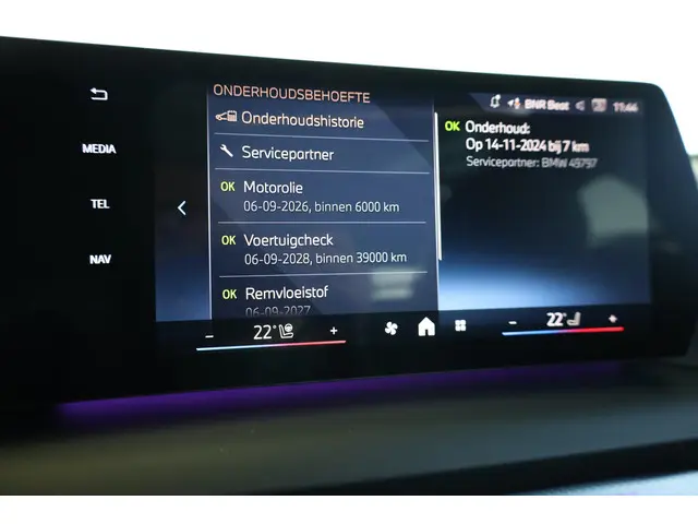 BMW 1 Serie 120 2024 Benzine 16