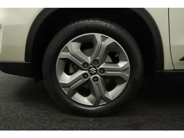 Suzuki Vitara 1.6 Exclusive 2015 Benzine 38