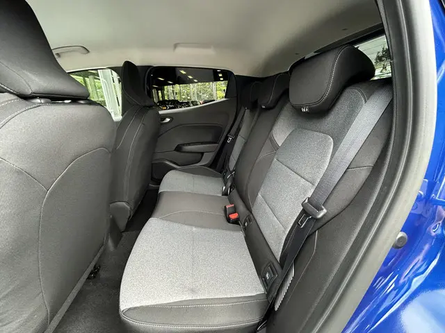 Mitsubishi Colt 1.6 HEV Intense 2025 Hybride Benzine 8