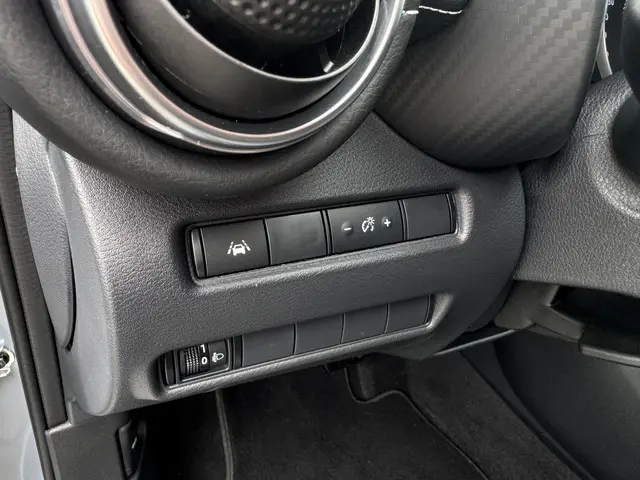 Nissan Juke 1.6 Hybrid N-Connecta 2024 Hybride Benzine 21