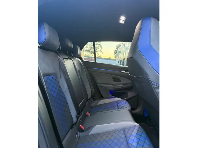 Volkswagen Golf 2.0 TSI R 4Motion 2022 Benzine 13