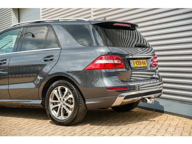Mercedes-Benz M-Klasse 500 2013 Benzine 31