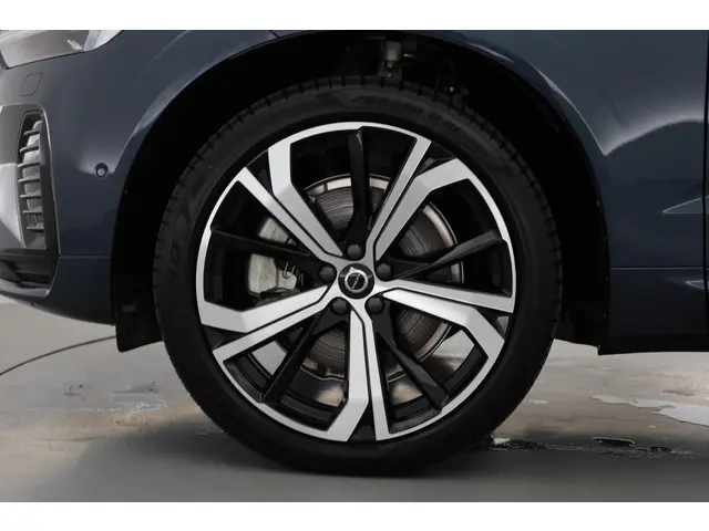Volvo XC60 2.0 T8 AWD Ultra Dark 2025 Hybride Benzine 28