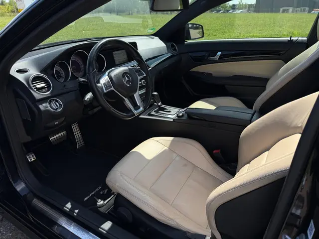 Mercedes-Benz C-Klasse Coupé 180 Edition 1 2012 Benzine 8