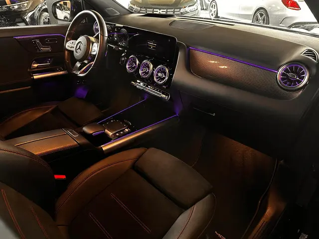 Mercedes-Benz GLA 250 e AMG Line 2023 Hybride Benzine 27