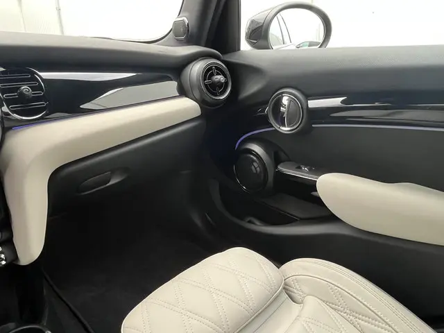 MINI Cooper 1.5 Classic 2023 Benzine 72