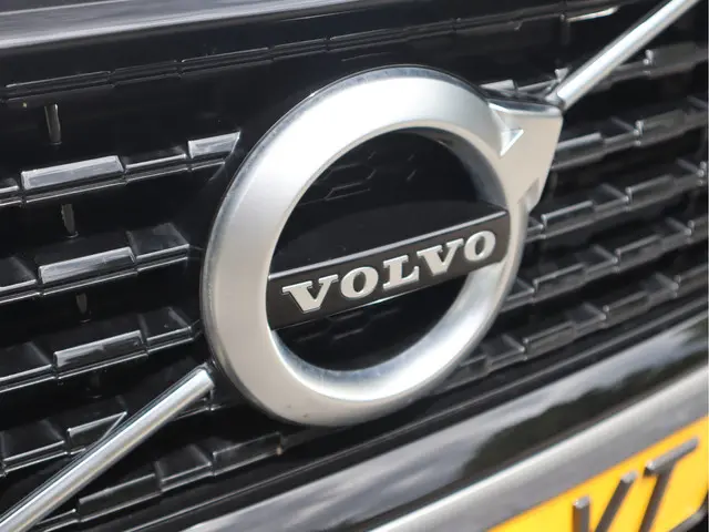 Volvo V60 2.0 T4 R-Design 2020 Benzine 42