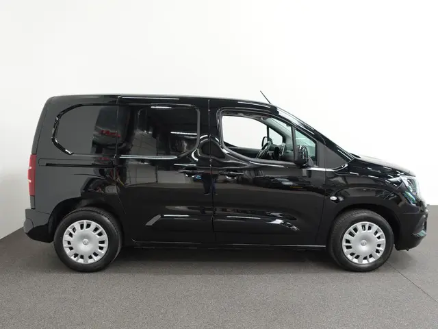 Opel Combo 130PK Automaat L1H1 2023 Diesel 26