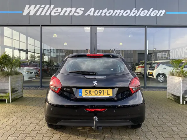 Peugeot 208 1.2 PureTech Allure 2018 Benzine 11