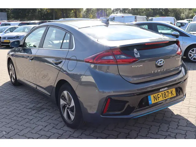 Hyundai IONIQ 1.6 GDi Comfort 2017 Hybride Benzine 8