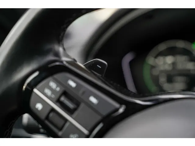 Honda Civic 2.0i e:HEV SPORT 2023 Hybride Benzine 51