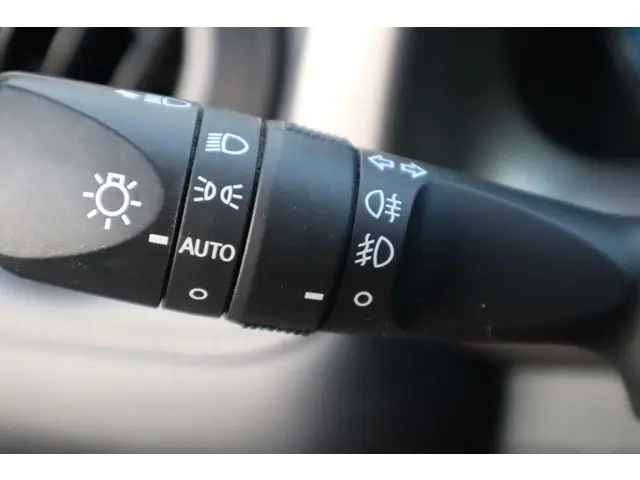 Toyota RAV4 2.5 HYBRID DYNAMIC 2017 Hybride Benzine 25