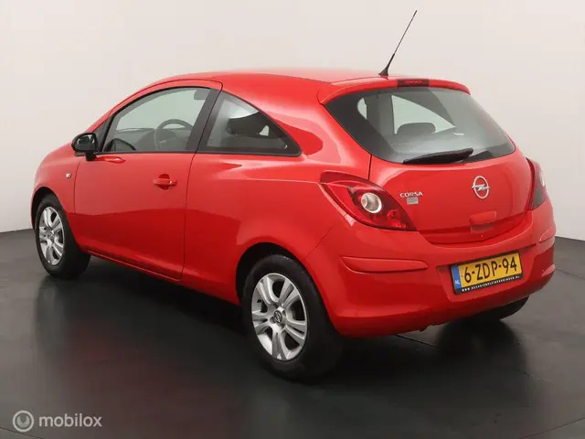 Opel Corsa 1.2-16V Berlin 2014 Benzine 4