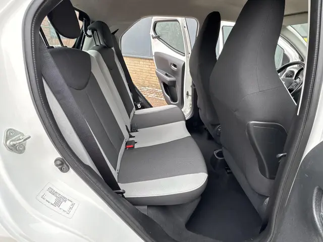 Toyota Aygo 1.0 VVT-i x-nav 2018 Benzine 14