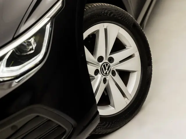 Volkswagen Golf 1.0 eTSI Sport 2020 Benzine 36