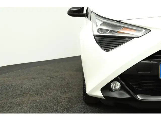 Toyota Aygo 1.0 VVT-i x-cite 2019 Benzine 35