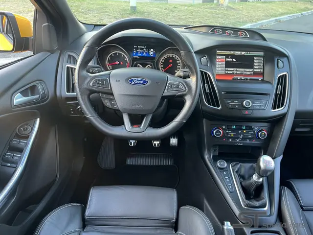 Ford Focus Wagon 2.0 ST-3|Uniek|Full 2015 Benzine 13